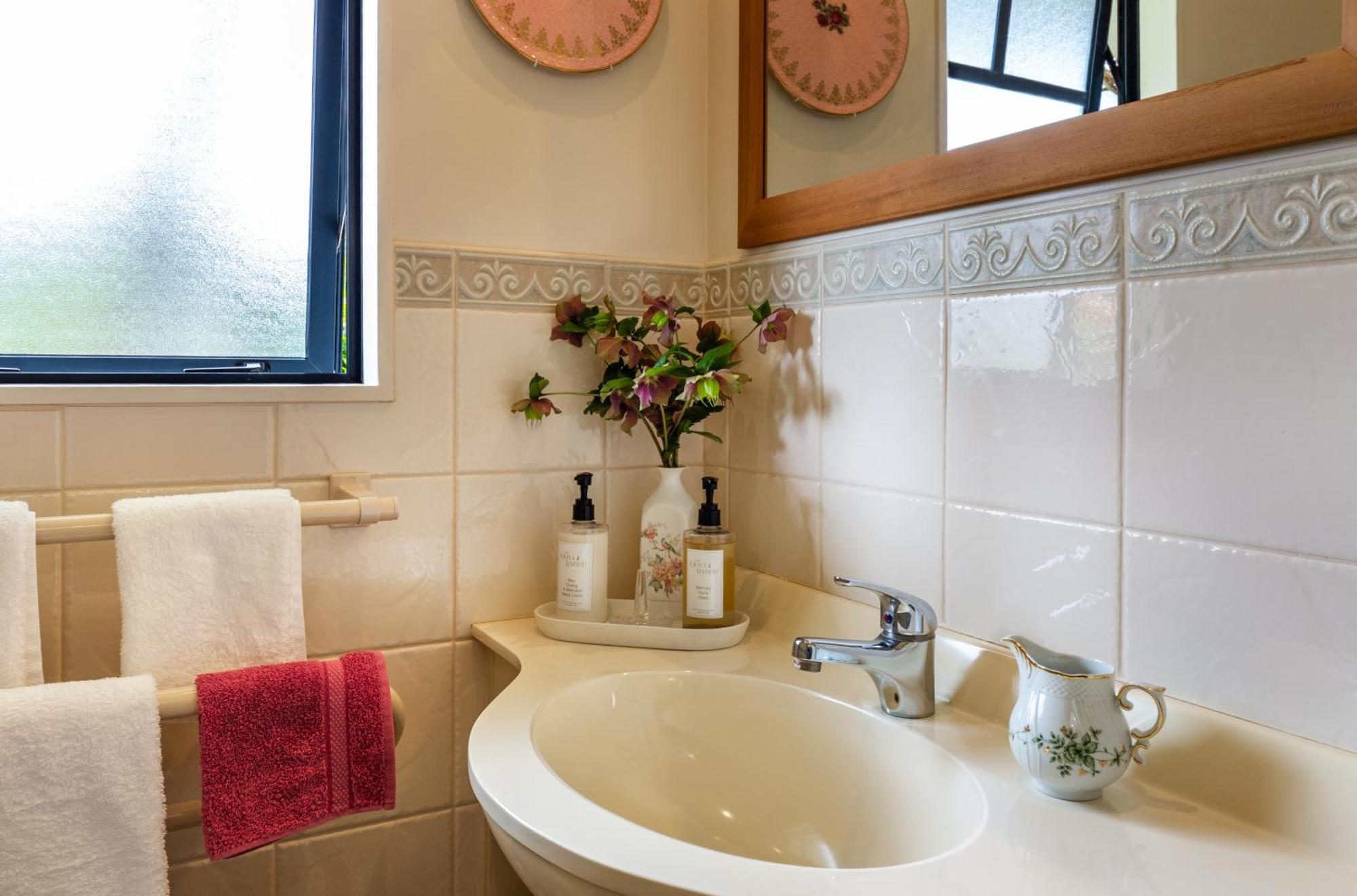 Olive Rabbit - Boutique Bed & Breakfast Turangi Eksteriør billede